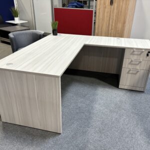 $899 - FLASH SALE 6' x 6' L-Shape Desk w/ Drawer Pedestal - Classic Laminate Series