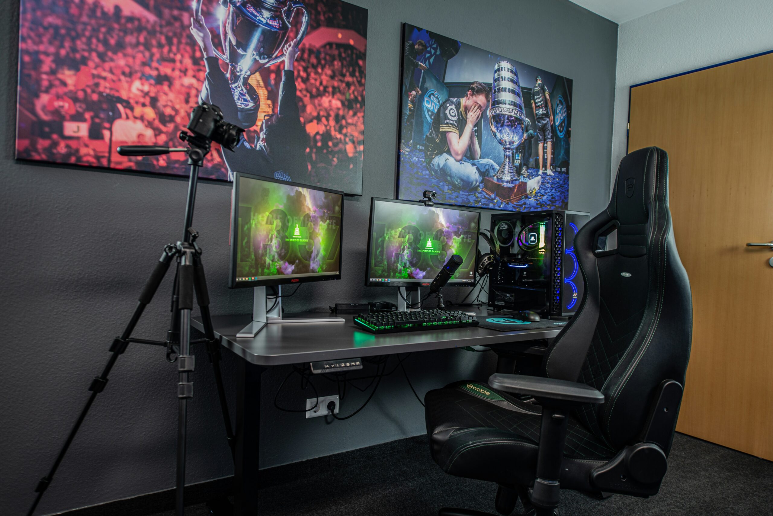 Open Concept Desks